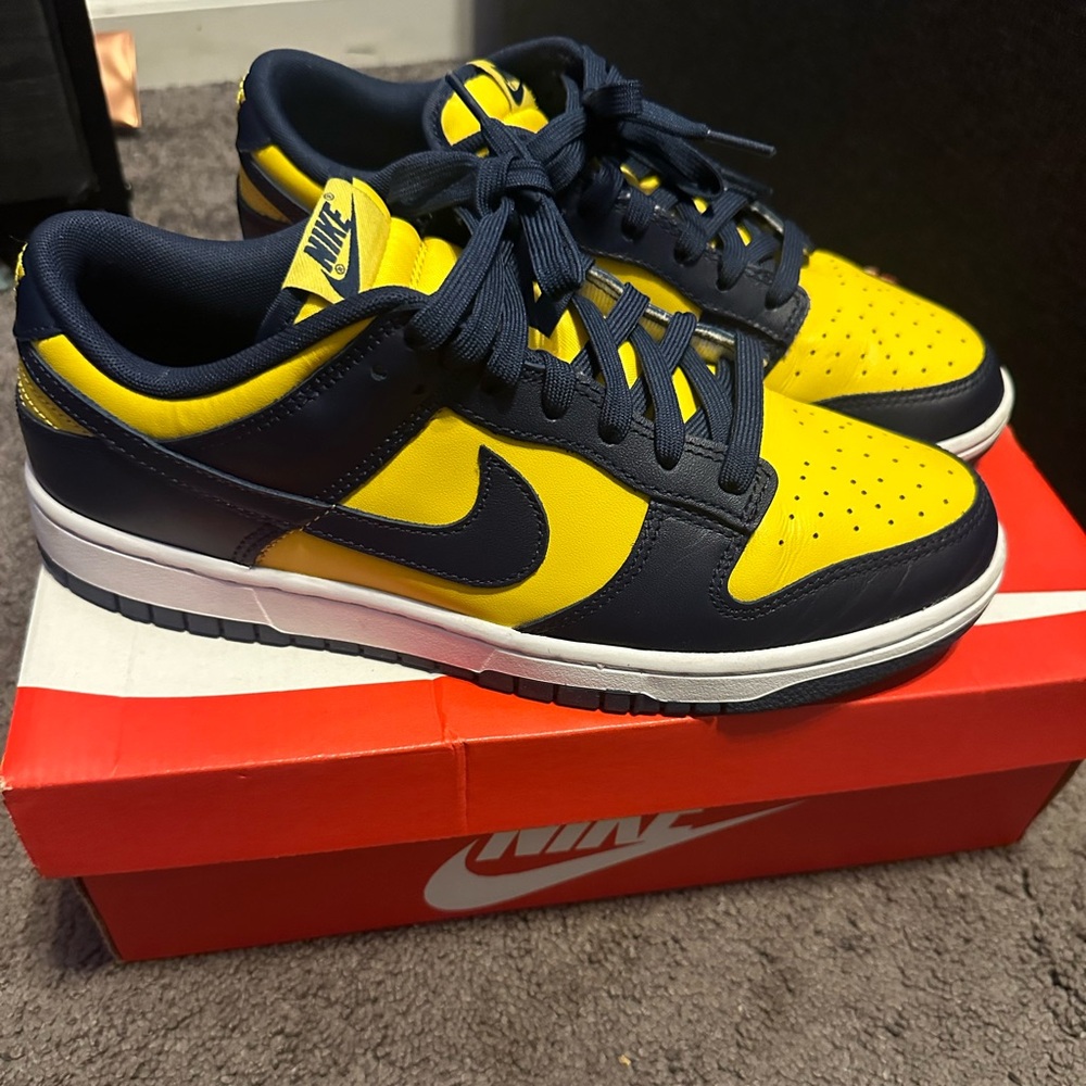 Nike dunk low Michigan '2021'